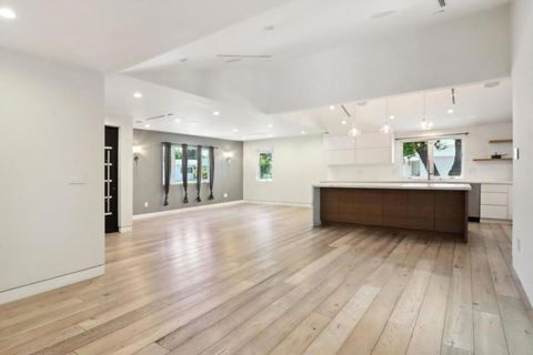 Photo of 19041 Calvert Street, Tarzana, CA 91335 (MLS # ML82025636) Photo of 19041 Calvert Street, Tarzana, CA 91335 (MLS # ML82025636)