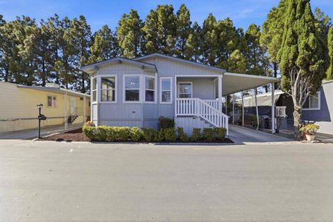 Photo of 424 Shorewood Lane, San Jose, CA 95134 (MLS # ML82039195)