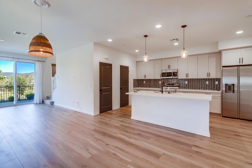 10541 Graphite Street