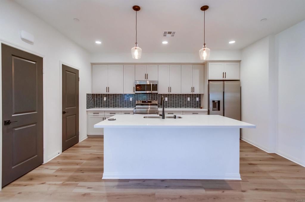 10541 Graphite Street