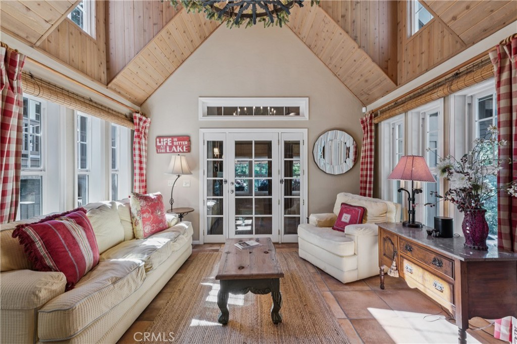234 Crest Circle