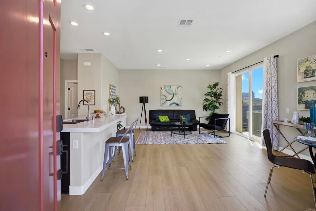1220 Sunrise View 101