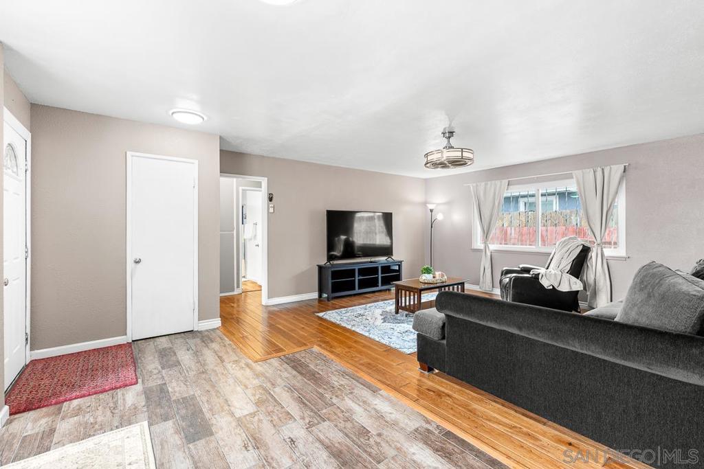 7703 Woodbine Way