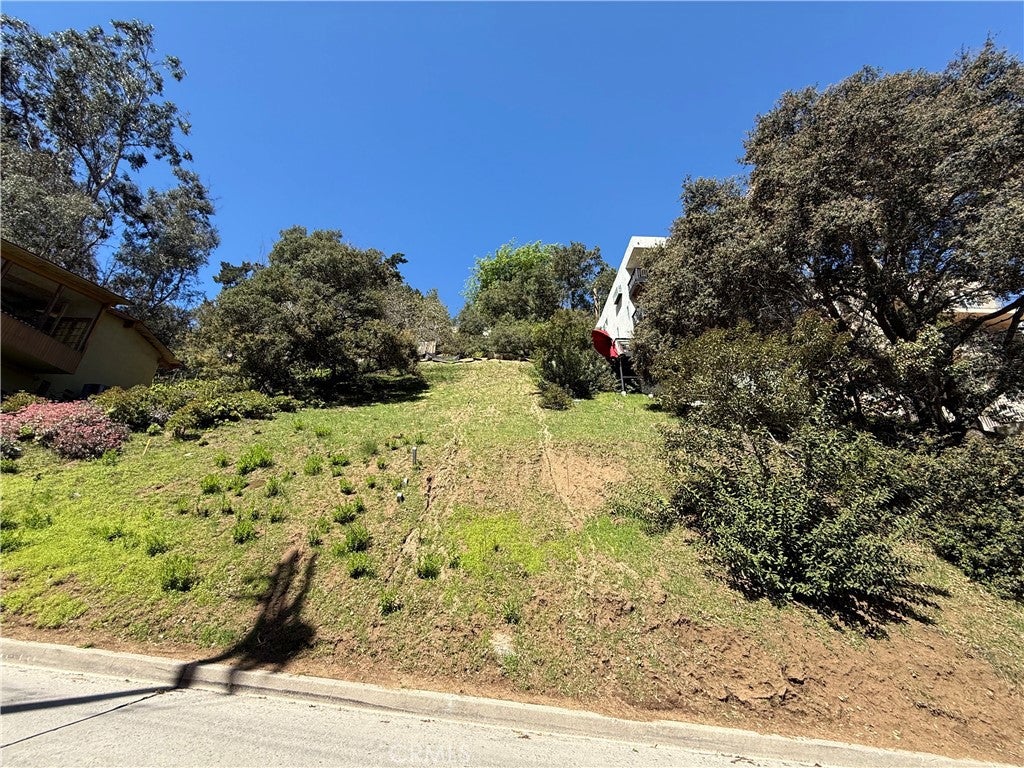 8583 Lookout Mountain Avenue