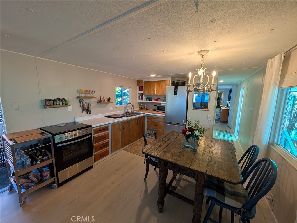 1370 W Grand Avenue 138