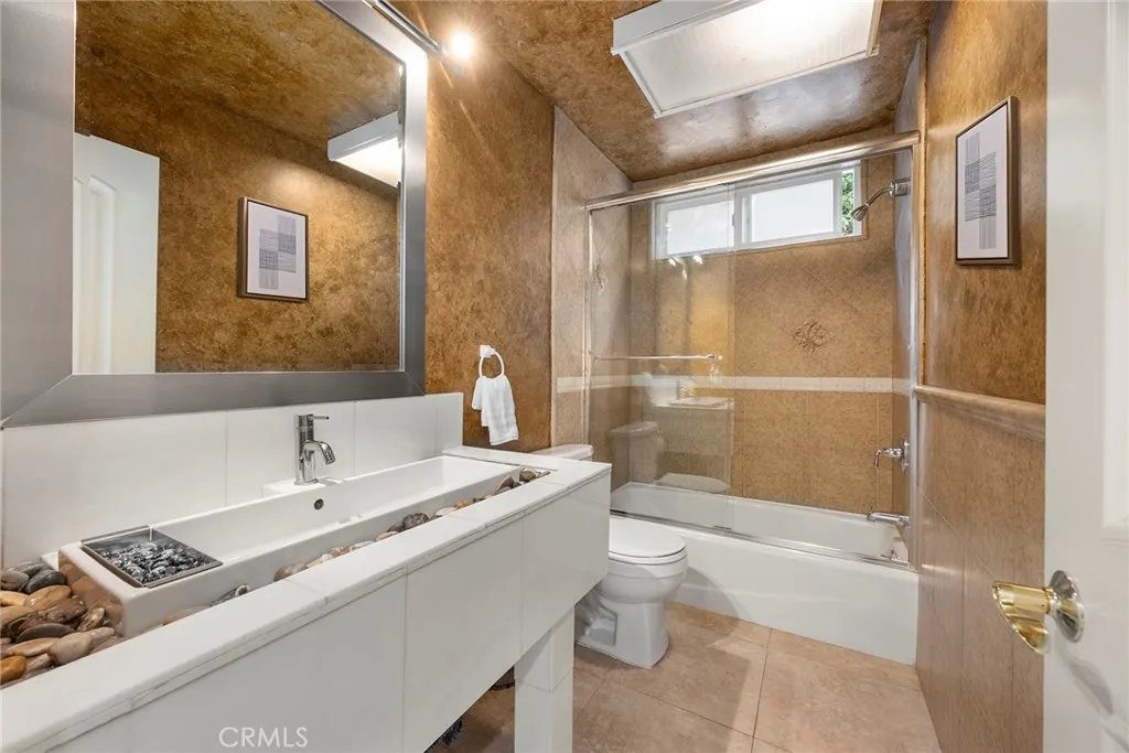 Anaheim Hills, California 92808, United States, 10 Bedrooms Bedrooms, ,9 BathroomsBathrooms,Residential,Active,243678