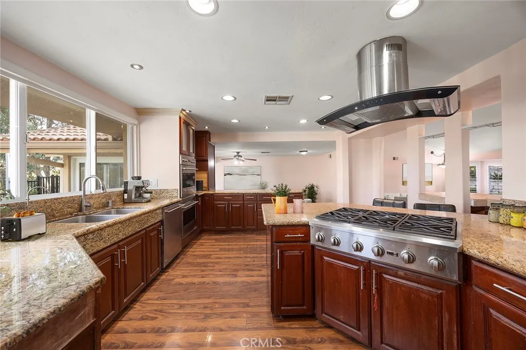 Anaheim Hills, California 92808, United States, 10 Bedrooms Bedrooms, ,9 BathroomsBathrooms,Residential,Active,243678