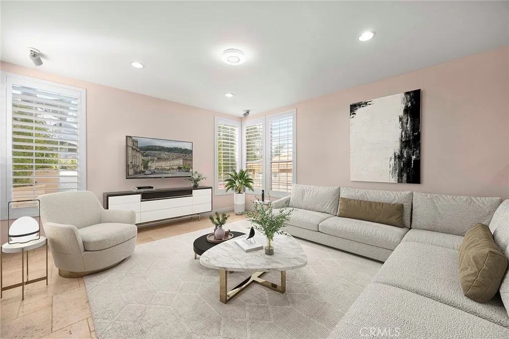 Anaheim Hills, California 92808, United States, 10 Bedrooms Bedrooms, ,9 BathroomsBathrooms,Residential,Active,243678