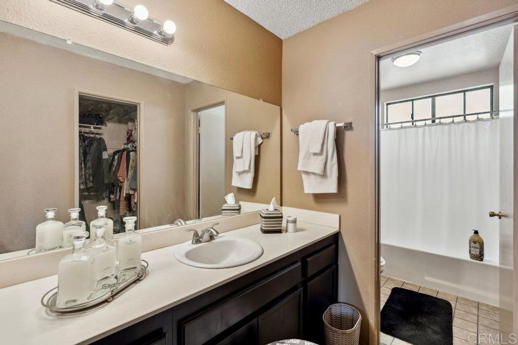 listing image 130727740288393634607