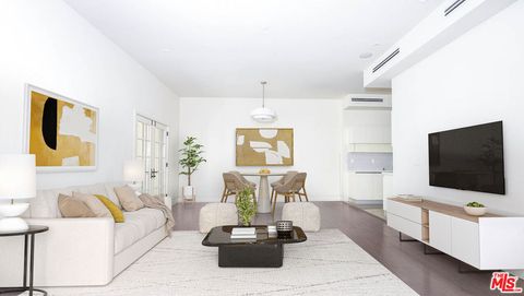 Photo of 225 S Hamilton Drive #102, Beverly Hills, CA 90211 (MLS # 26659477)