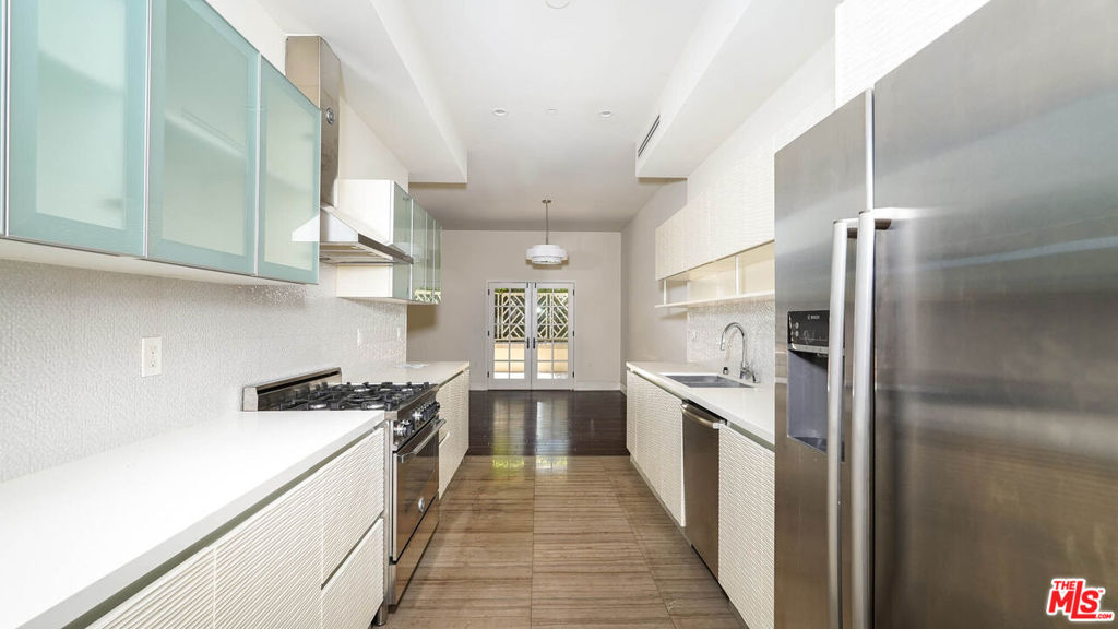 225 S Hamilton Drive 102