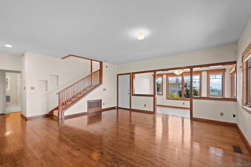 4444 Leon St.