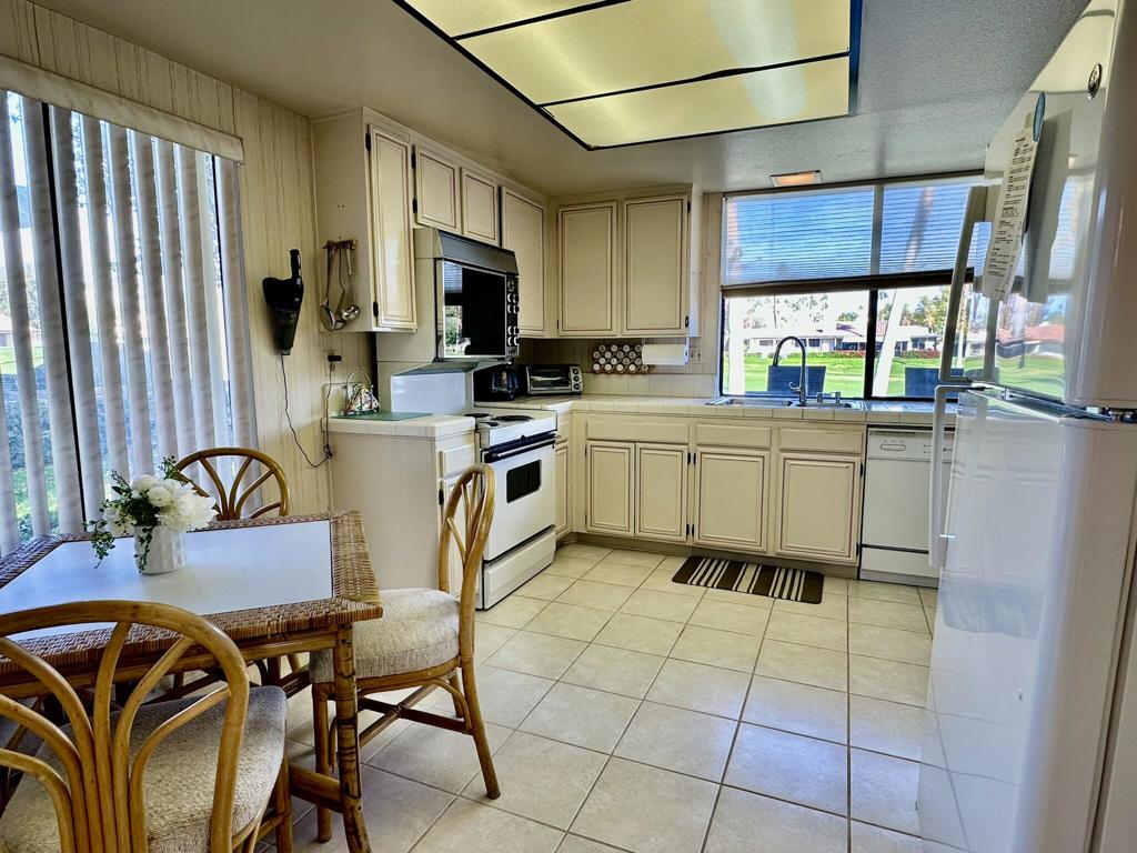 Rancho Las Palmas C. - Residential Lease