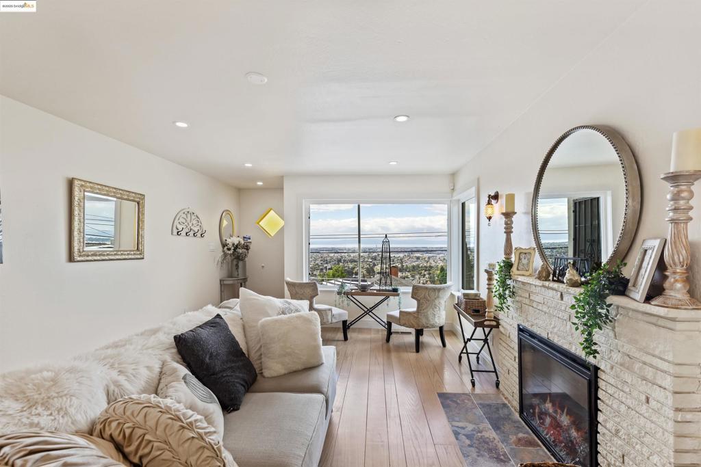 KING ESTATES - Residential