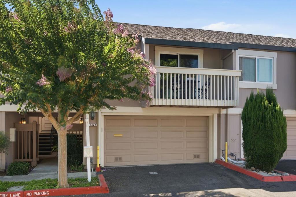 1327 Merrivale West Square