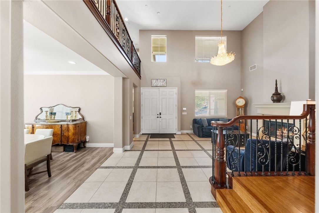 3715 Elderberry