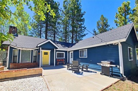 Photo of 558 Badger Lane, Big Bear Lake, CA 92315 (MLS # IG26032176)