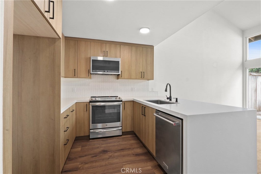 1404 N Tustin P-3