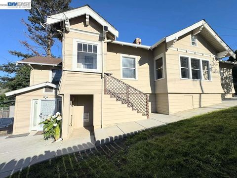 Photo of 104 Denio St St, Vallejo, CA 94590 (MLS # 41128752)