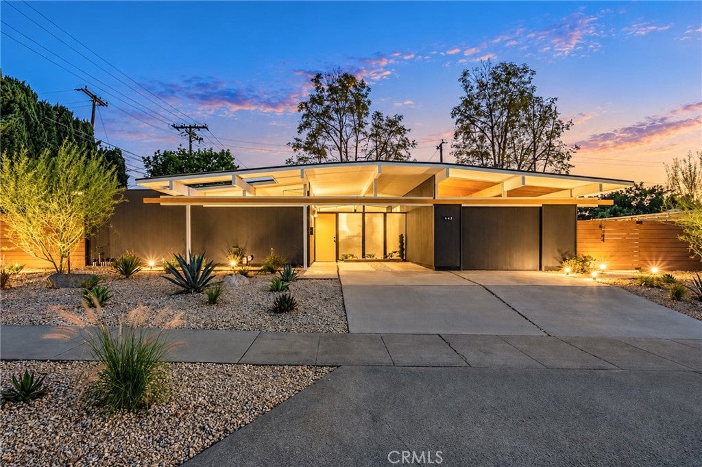 842 E Glendale