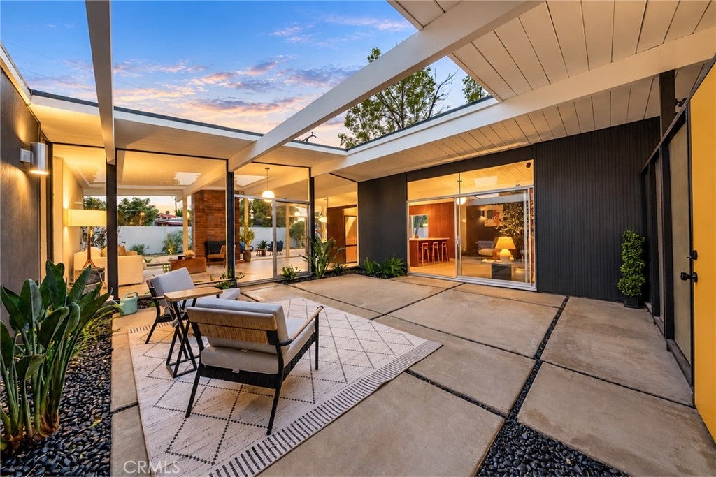 842 E Glendale