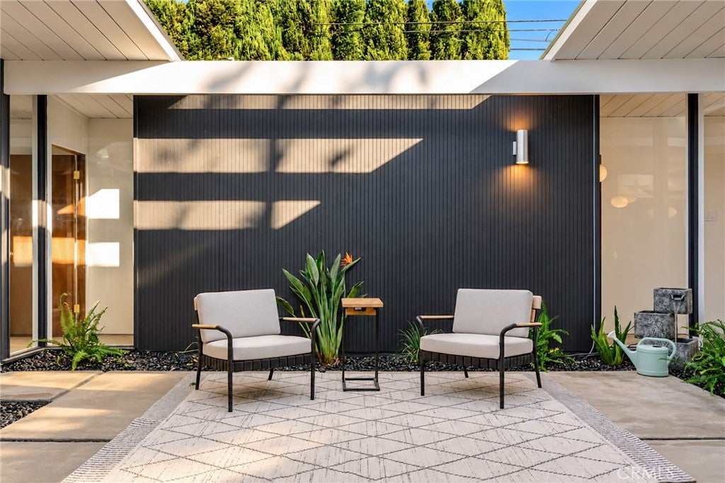 842 E Glendale
