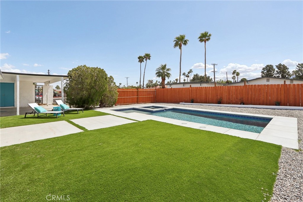 845 W Gateway Drive