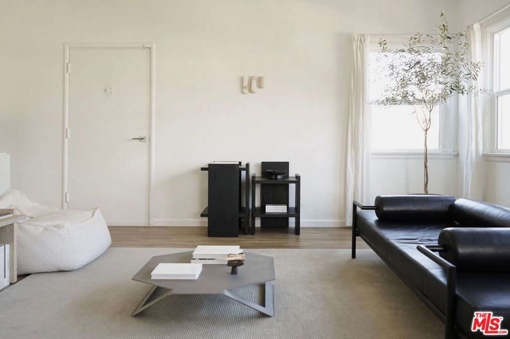 Photo of 5086 Lemon Grove Ave, Los Angeles, CA 90029 (MLS # 25623615)