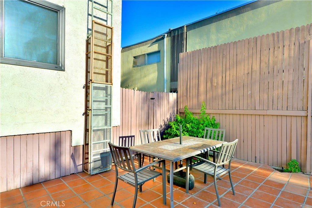 8221 Langdon Ave., #103