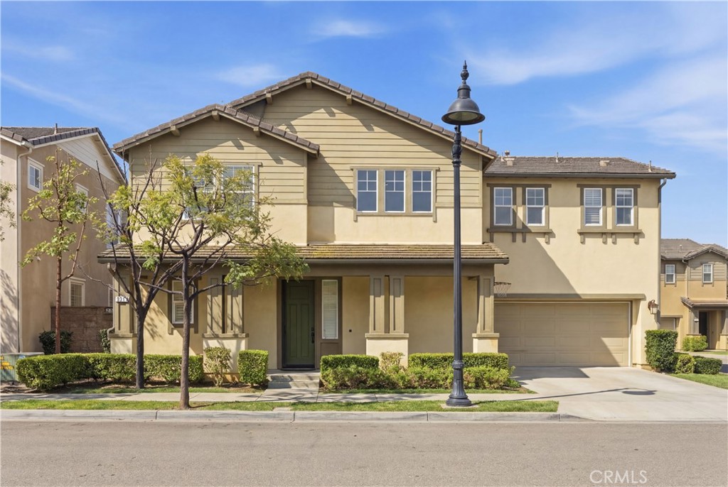 302 E Bridenbecker Avenue