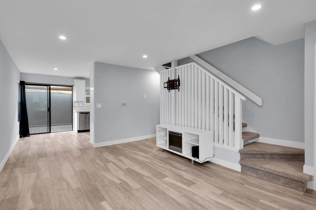 1235 River Glen Row 83, San Diego CA 92111