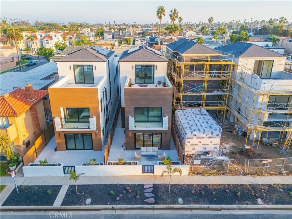 Photo of 422 20th Street, Huntington Beach, CA 92648 (MLS # OC25269306)