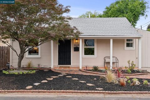 Photo of 2025 Parkside Dr Dr, Concord, CA 94519 (MLS # 41129601)
