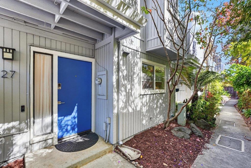 1200 Capitola Road 27