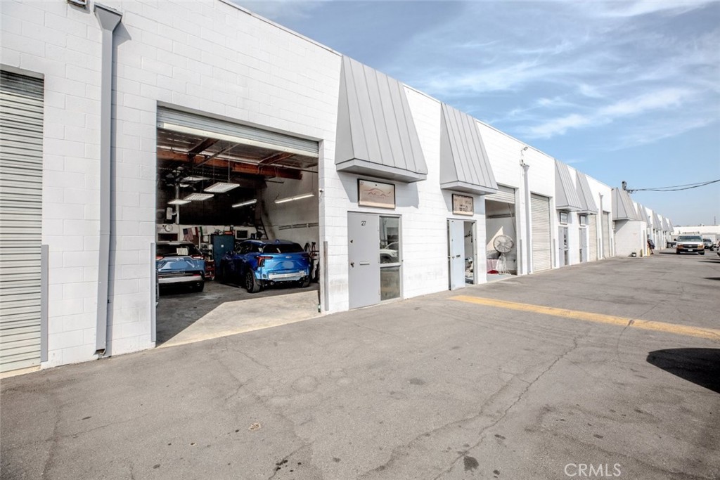 Located at 10950 Tuxford St #27, this fully equipped auto body shop offers a fantastic opportunity for automotive professionals to operate in a high-demand area. The space is set up for efficiency with work bays, ample power supply, and excellent ventilation. Conveniently situated near major freeways, this location offers easy access for customers and suppliers. Perfect for established businesses looking to expand or for new operators ready to hit the ground running.