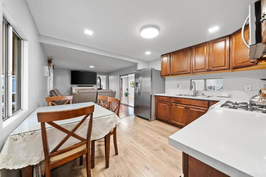 6460 Convoy #271 Court