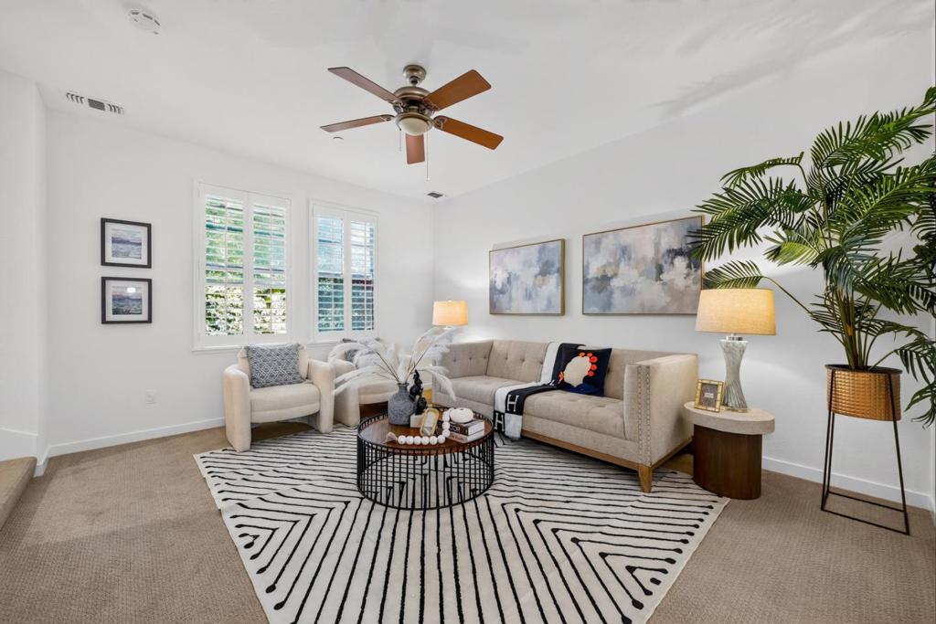 211 W Evelyn Avenue