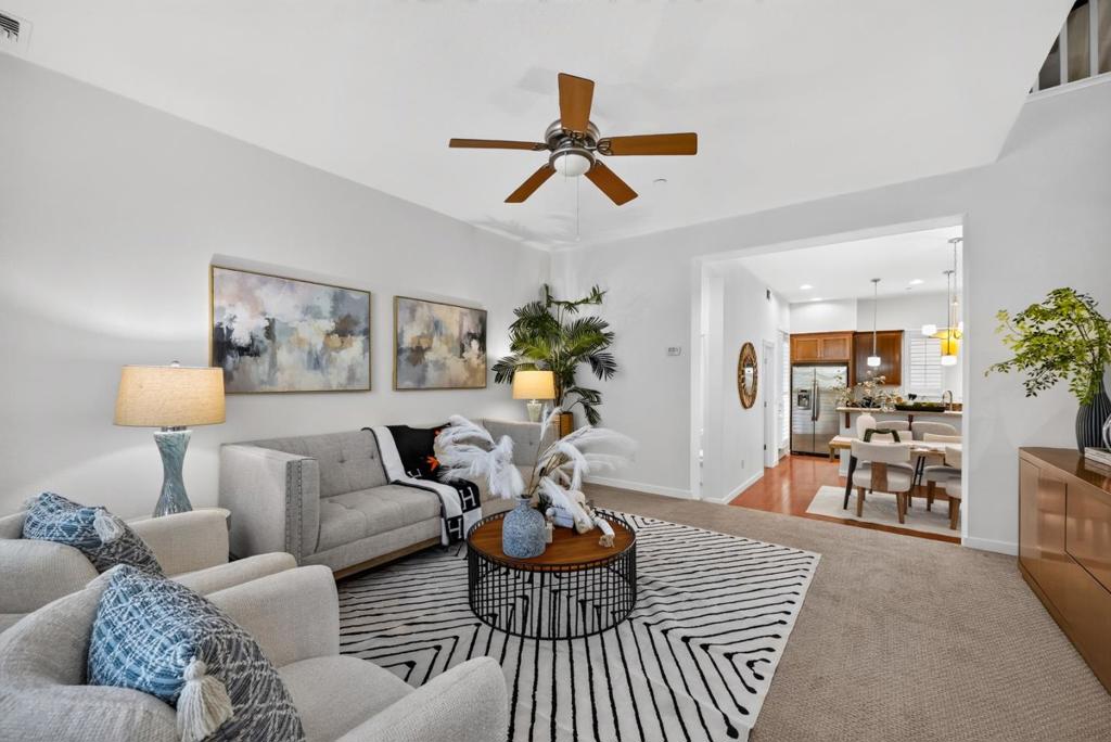 211 W Evelyn Avenue