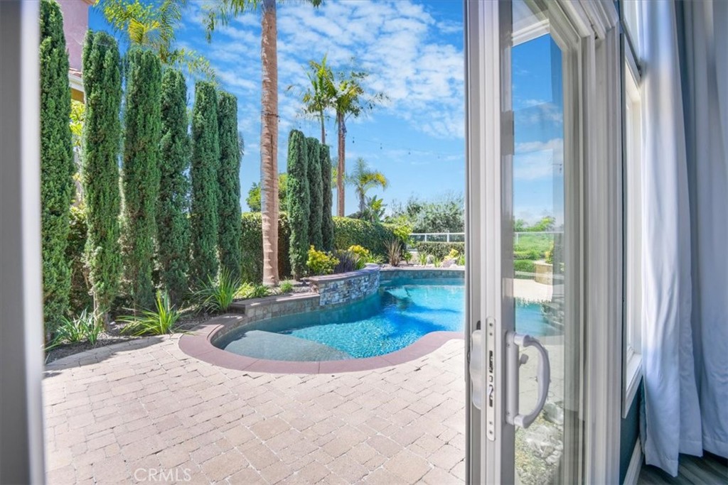 16 Vistamar Drive