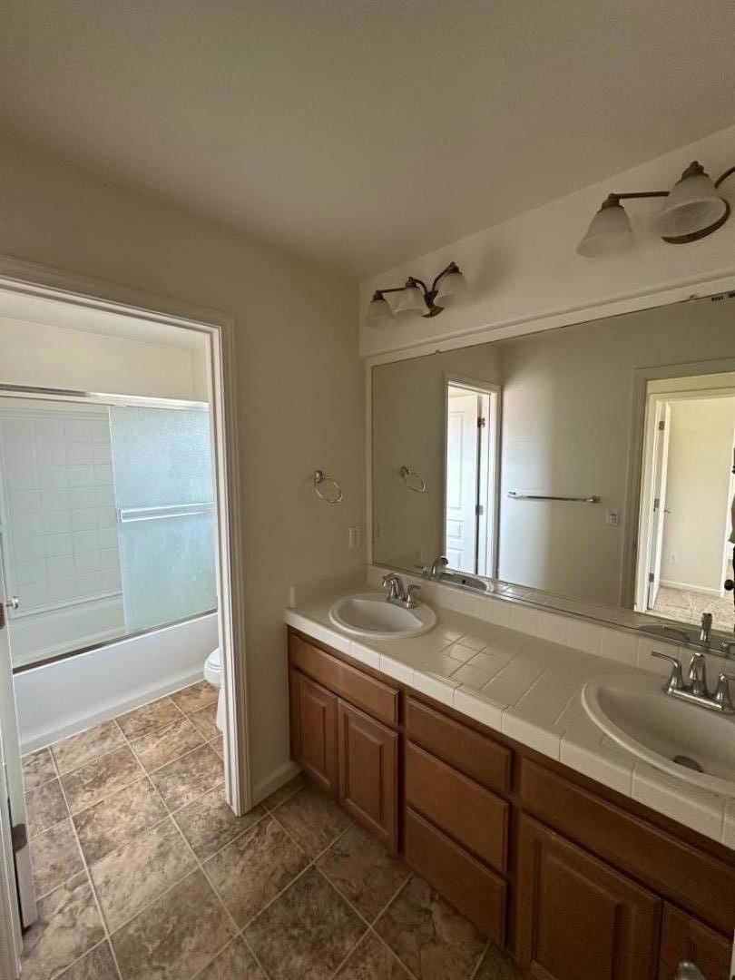 1160 Bellflower Way