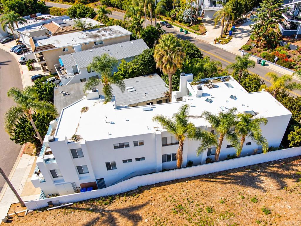 4594 Cove Drive
