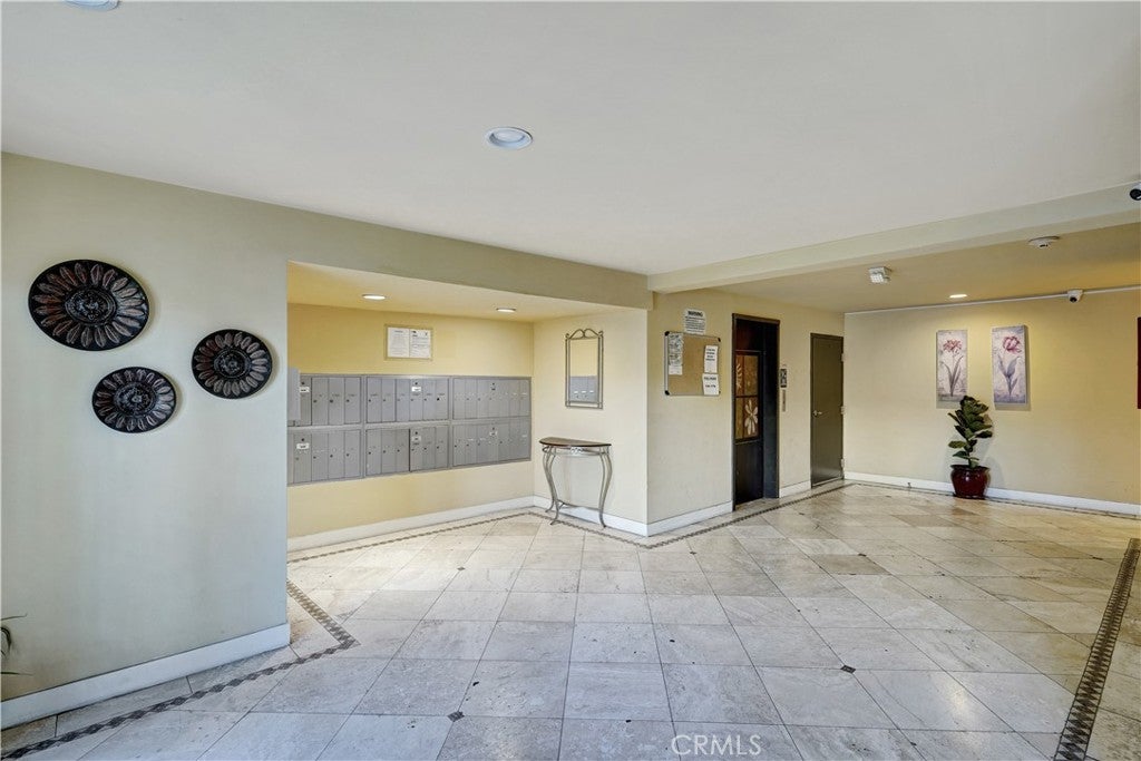 20327 Saticoy
