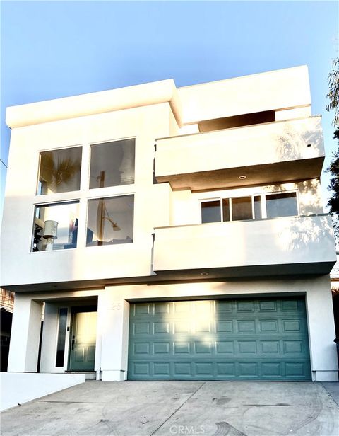 Photo of 125 Fillmore Ave, Oxnard, CA 93035 (MLS # SR26066964)