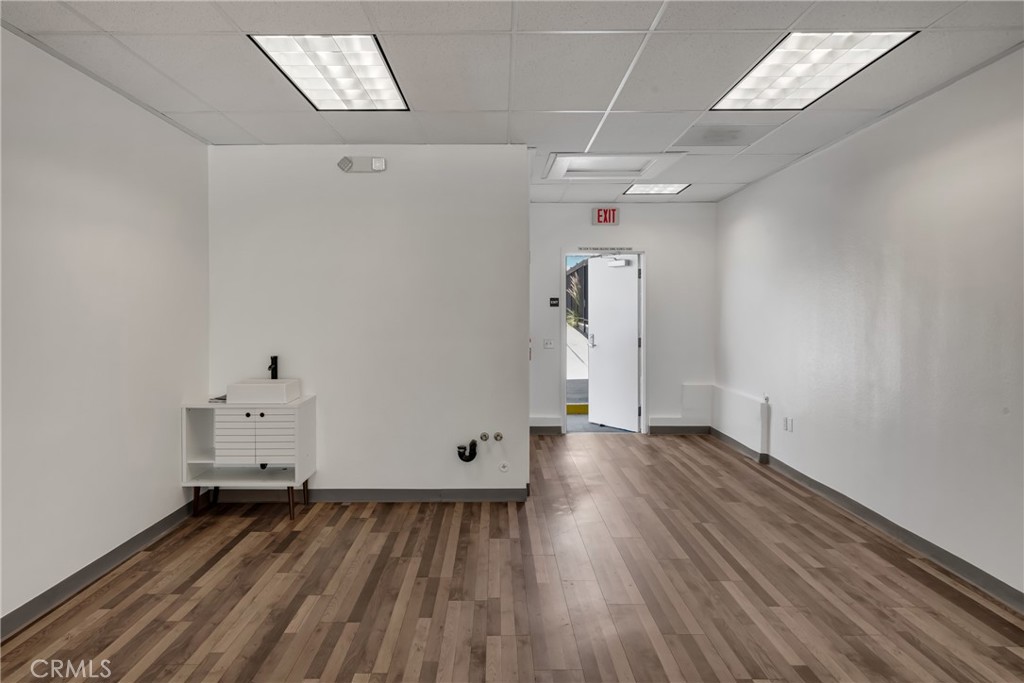 555 W Whittier Boulevard W