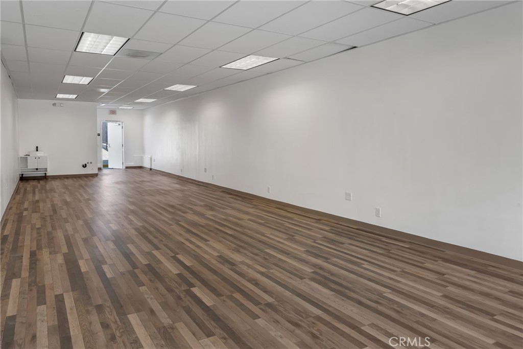 555 W Whittier Boulevard W