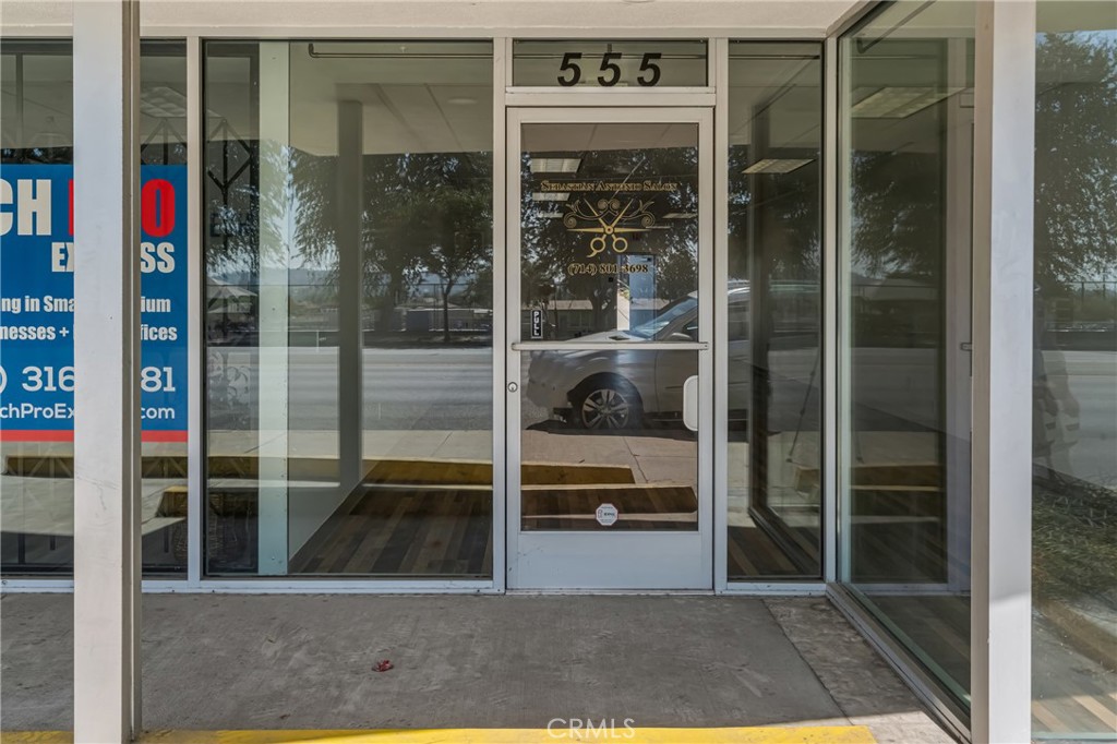 555 W Whittier Boulevard W