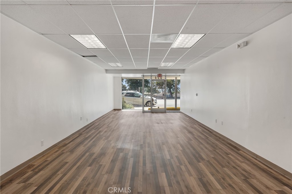 555 W Whittier Boulevard W