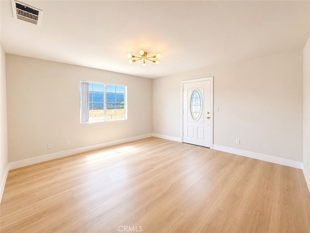 548 N Reservoir
