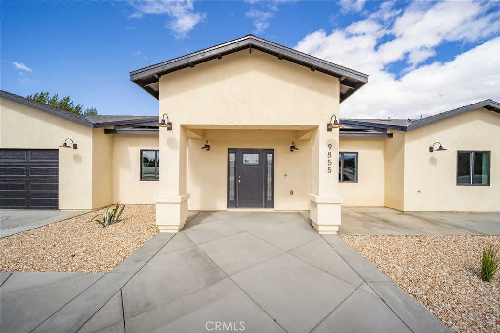 9855 E Avenue Q10