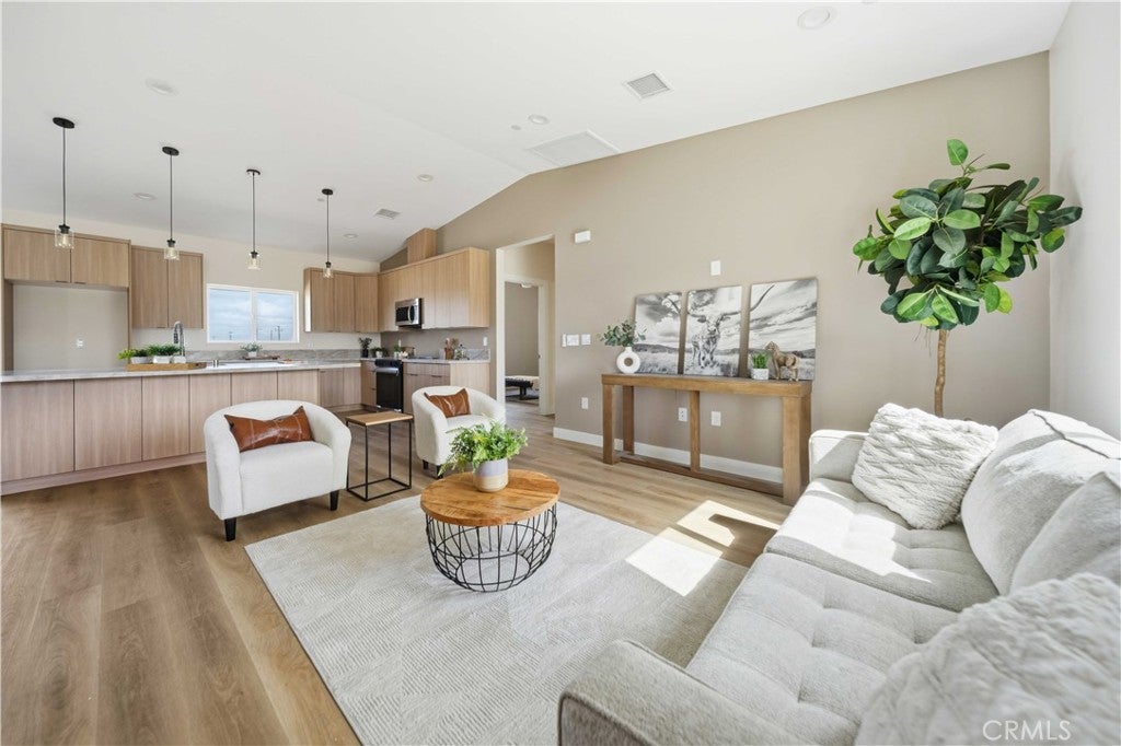 9855 E Avenue Q10